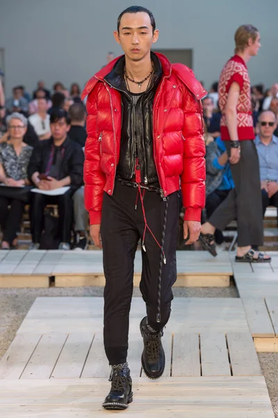 Look 22